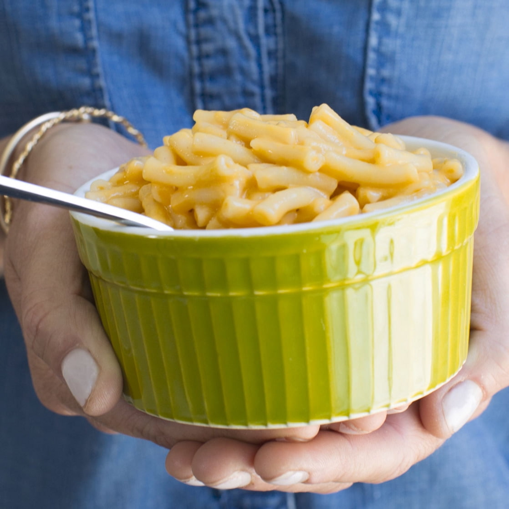 Annie's Vegan Mac and Cheddar Flavor Pasta and Sauce, Organic, Plant Based, 6 oz